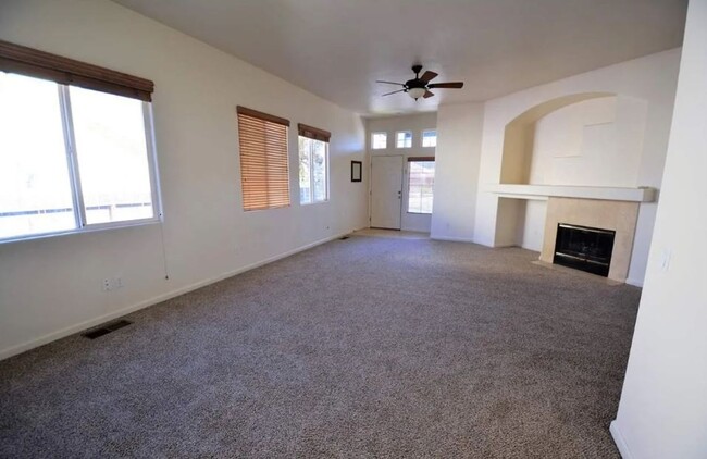 Building Photo - Pet Friendly 4 Bedroom Home Available in T...