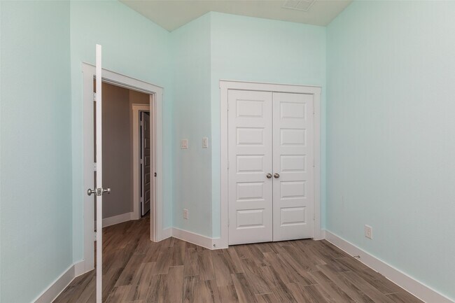 Building Photo - 18506 Gunda Heights Dr