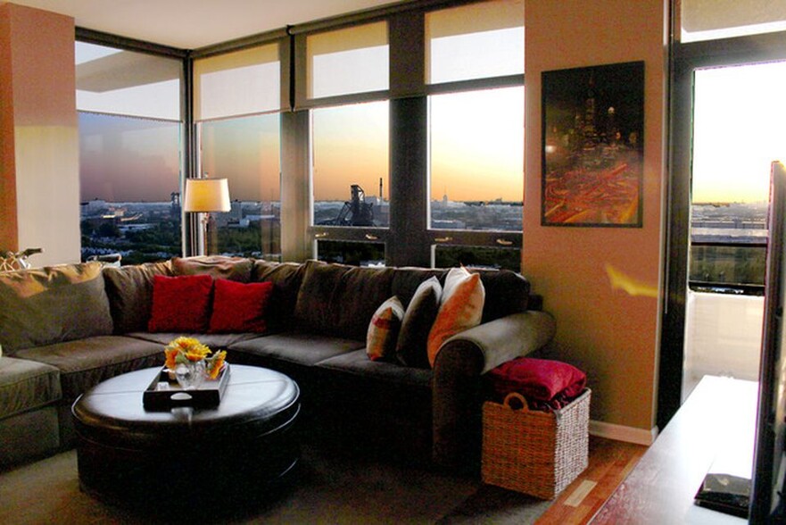 Livingroom - 1255 S State St