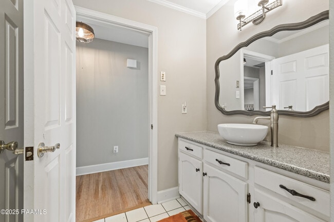 Building Photo - 1007 Baker Hughes Rd