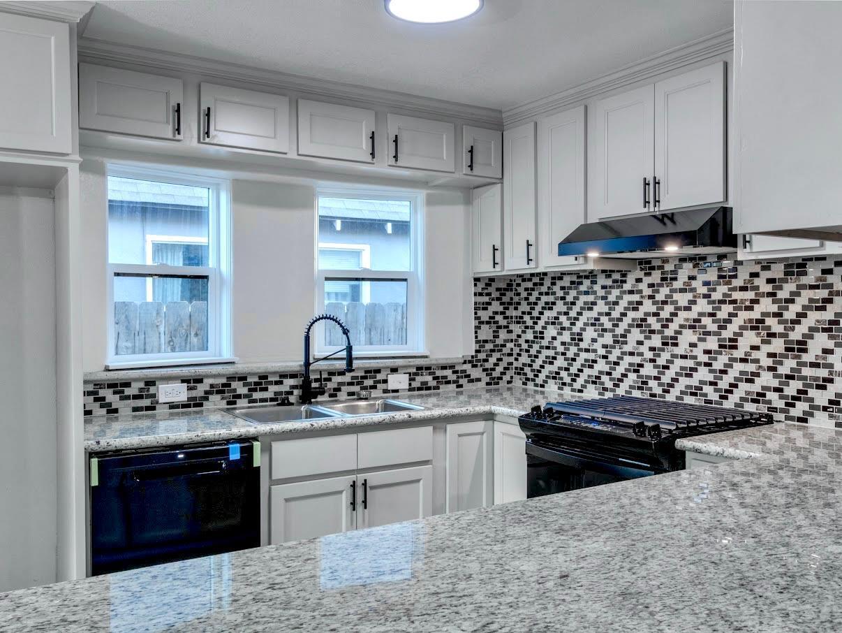 Building Photo - 1271 N Roosevelt Ave