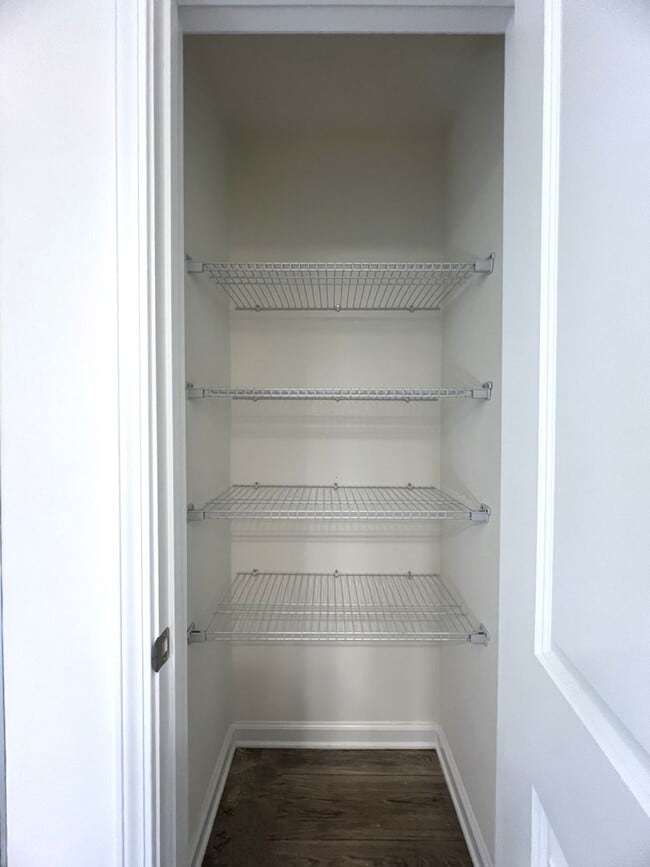 Building Photo - First Full Month's Rent FREE!