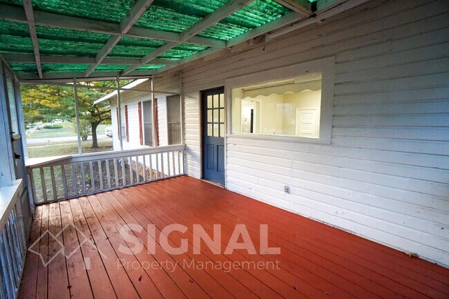 Building Photo - 1194 Birmingham St