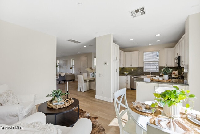 Building Photo - 88 Via Katrina