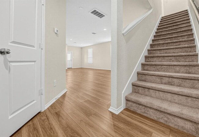 Building Photo - 400 Bedford Falls Ln