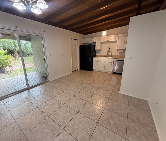 Kitchen/Dining - 1840 Maple Ave