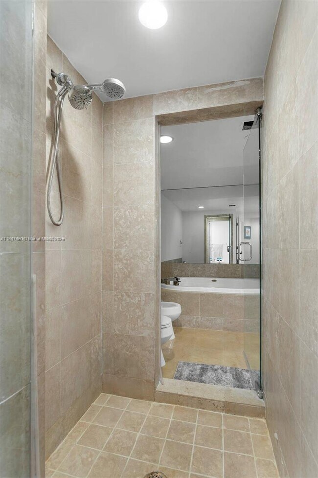 Building Photo - 2127 Brickell Ave
