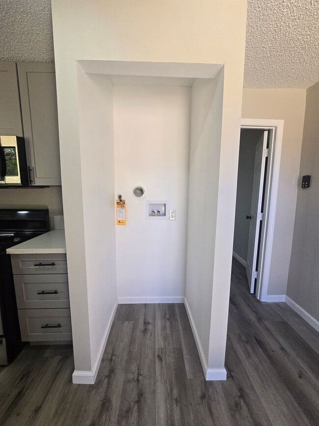 Building Photo - Modern 1-Bedroom 1-bathroom ADU guest hous...