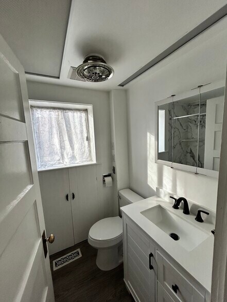 Building Photo - 62 E 300 S