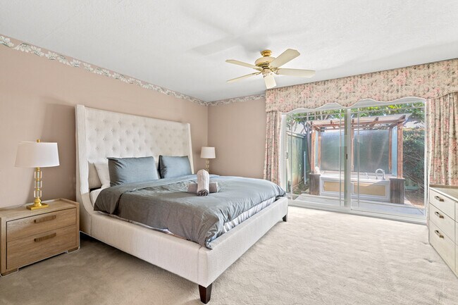 Building Photo - 1342 Skyline Dr