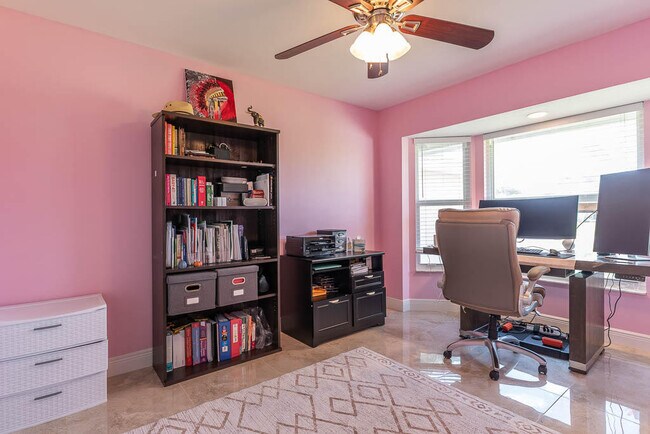 Building Photo - 5290 Pine Tree Dr