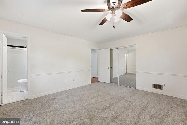 Building Photo - 8609 Woodview Dr