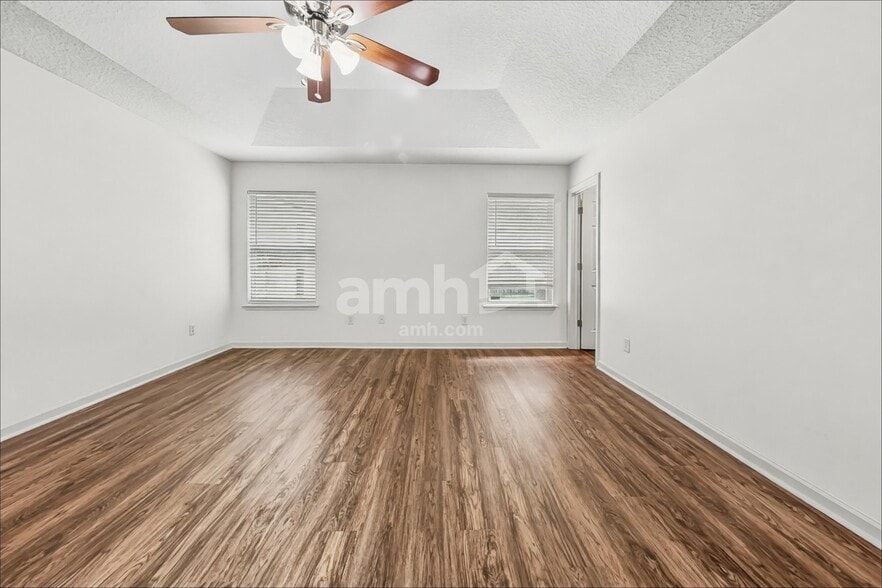 Building Photo - 10008 Lancashire Dr