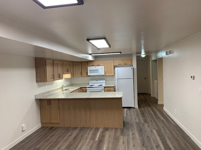 Building Photo - 1673 Hickory Ln