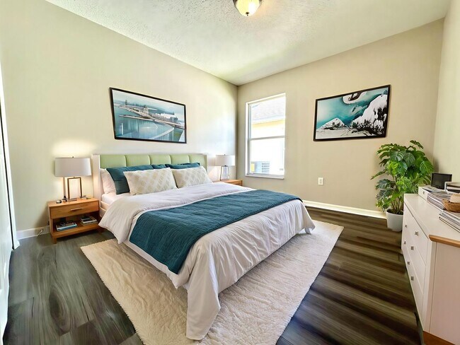 Building Photo - Davenport Gem: 4Bedrooms/ 2Baths pool home!