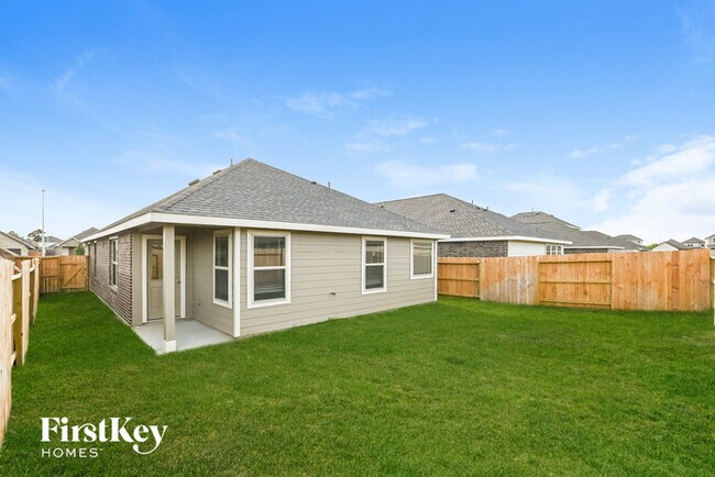 Building Photo - 18438 Summit Ranch Dr