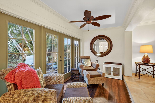 Building Photo - 318 SE 7th Ave