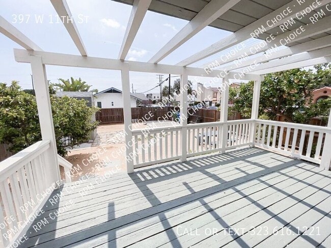 Building Photo - 397 W 11th St