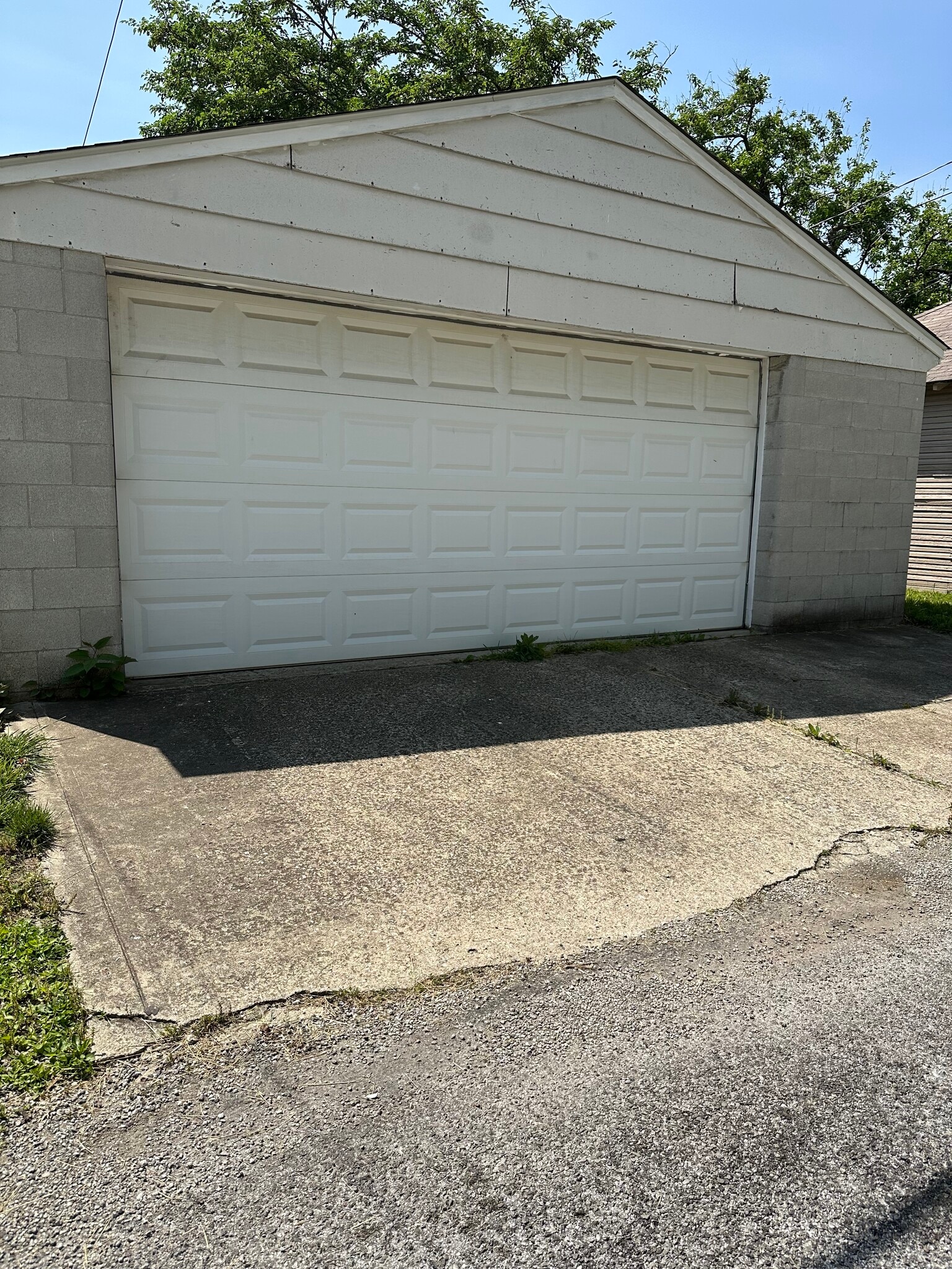 Building Photo - 784 Carpenter St