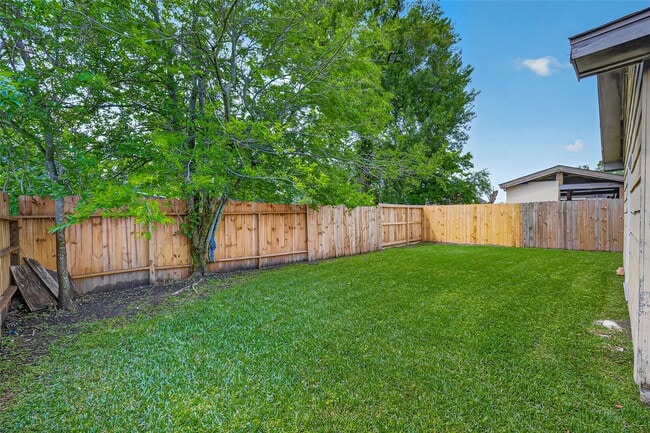 Building Photo - 13010 Abalone Way