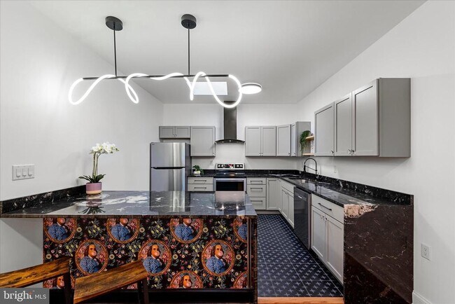 Building Photo - 40 E Piccadilly St