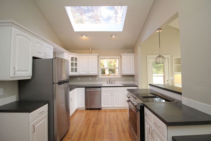 Building Photo - 11731 SW 41st Ave