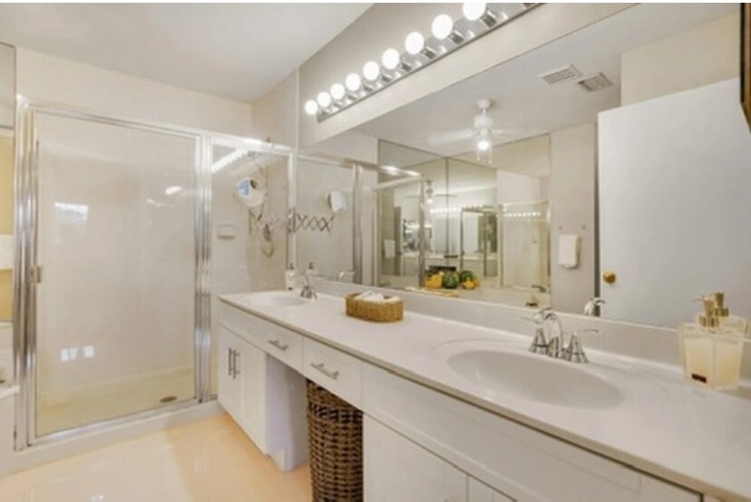 Building Photo - 22759 Mandeville Pl