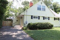 Building Photo - Lovely Single Family Home in Rockville