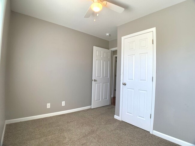 Building Photo - 118 N Cavalcade Cir