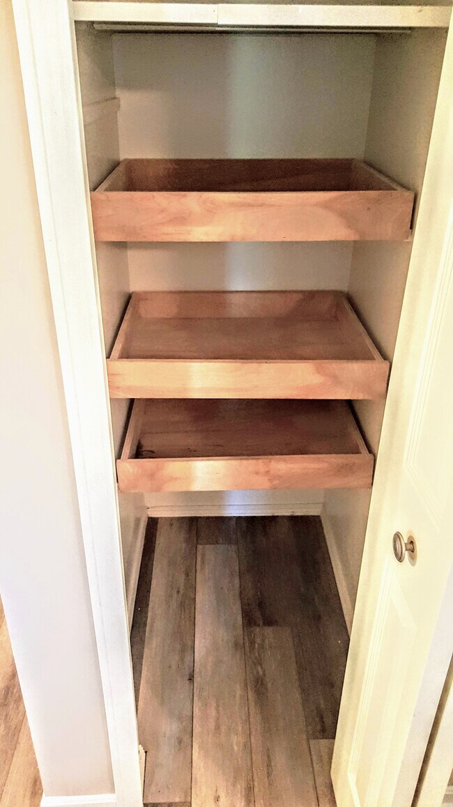 Building Photo - 1862 Beechwood Ave NE