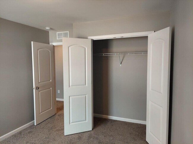 Building Photo - 227 Jared Parker Wy