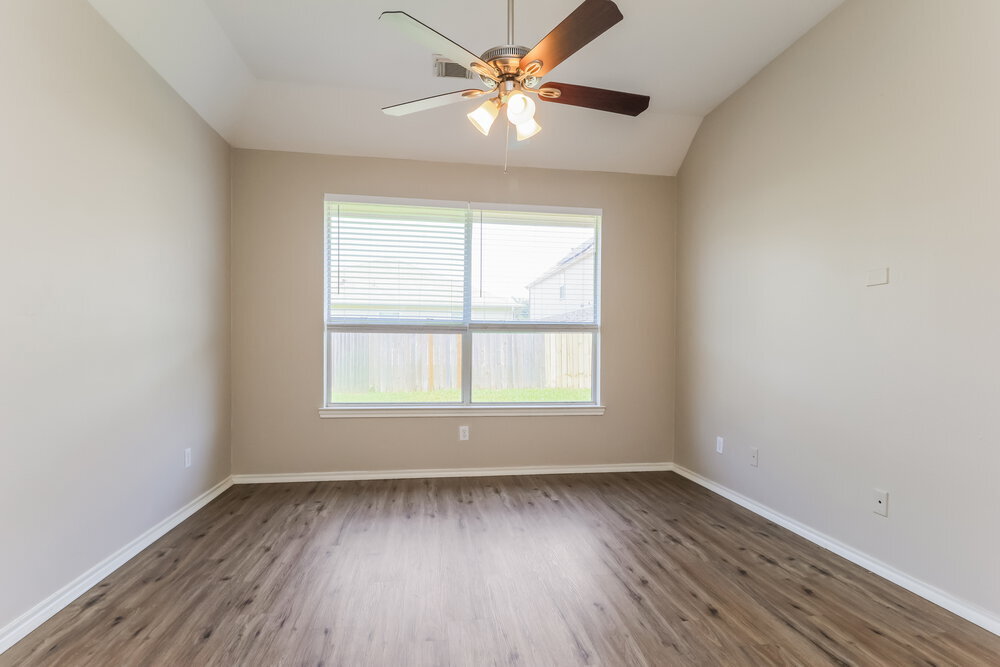 Building Photo - 4939 Forest Hurst Dr