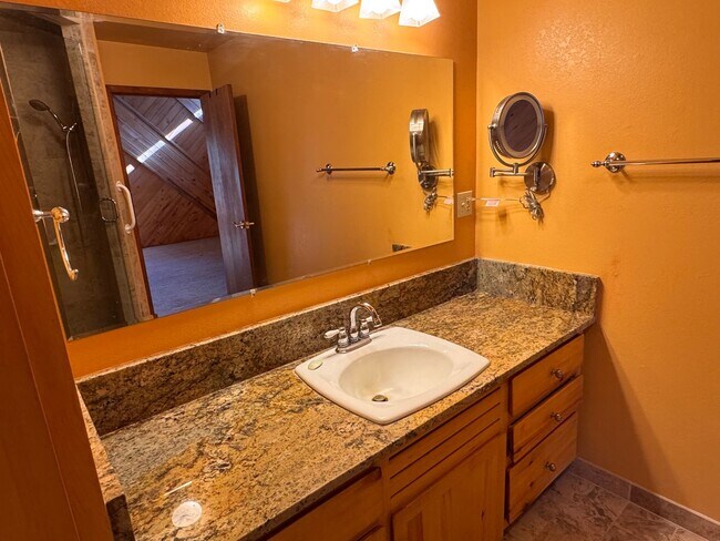 Building Photo - 3 Bedroom, 2 Bathroom Home in Tijeras, NM