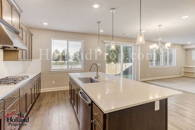 Building Photo - Beautiful 4-bedroom, 3-bathroom residence in desirable Hillsboro, OR.