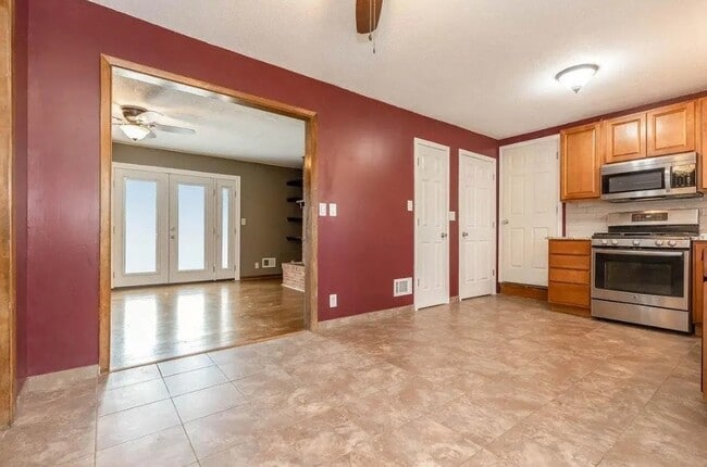 Building Photo - 4818 Norwood Ave