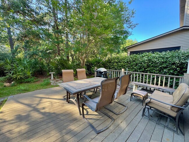 Building Photo - Fully Furnished Coastal Home in Gated Allenwood Community | Steps from Pool, Minutes from Schools...