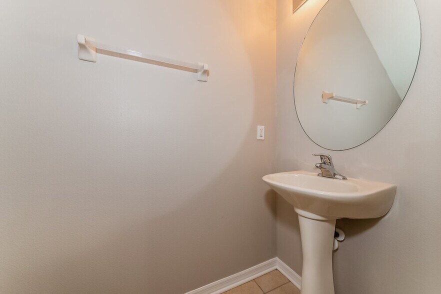 Building Photo - 11527 84th St Cir E