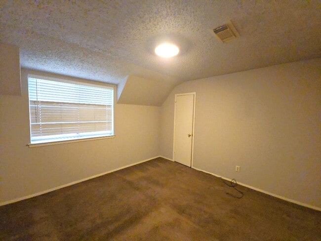 Building Photo - 15625 Weldon Dr