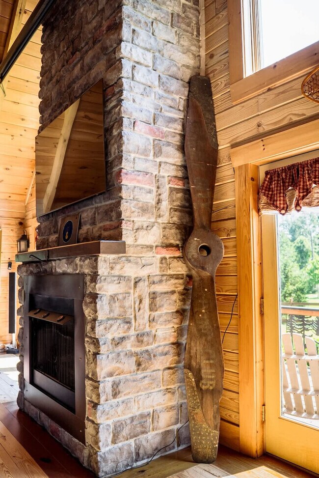 Building Photo - 7223 Ferry Rd