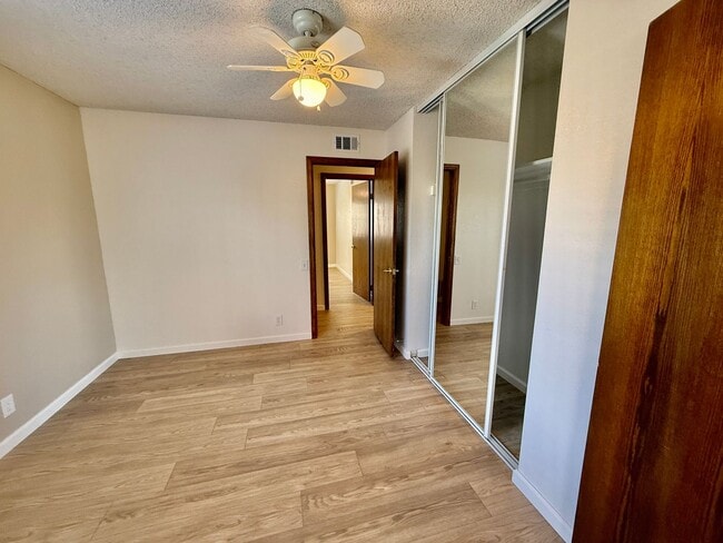 Building Photo - Nice Single Story Home