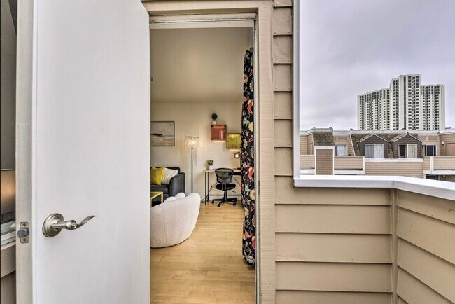Building Photo - COMING SOON!!! BEAUTIFUL 1BD/1BA CONDO IN EMERYVILLE CA