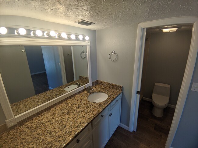 Building Photo - 2763 Woodgate Ln