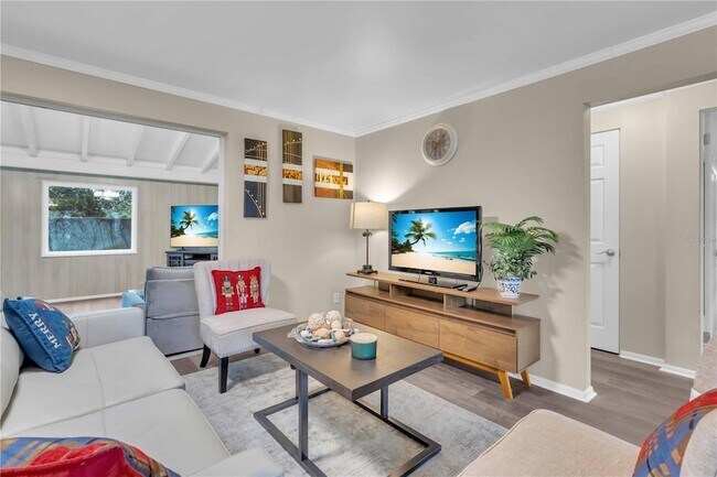 Building Photo - 7420 Cass Cir