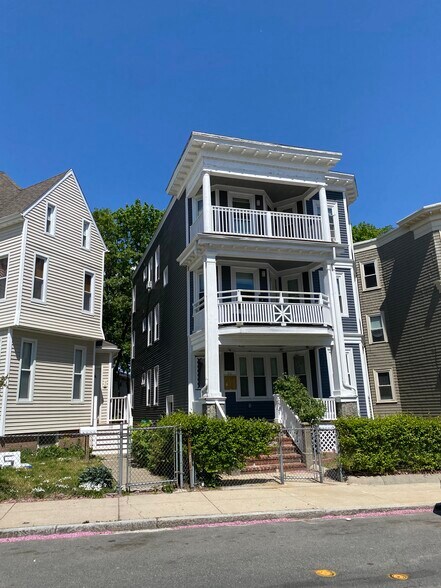 Building Photo - 21 Rill St