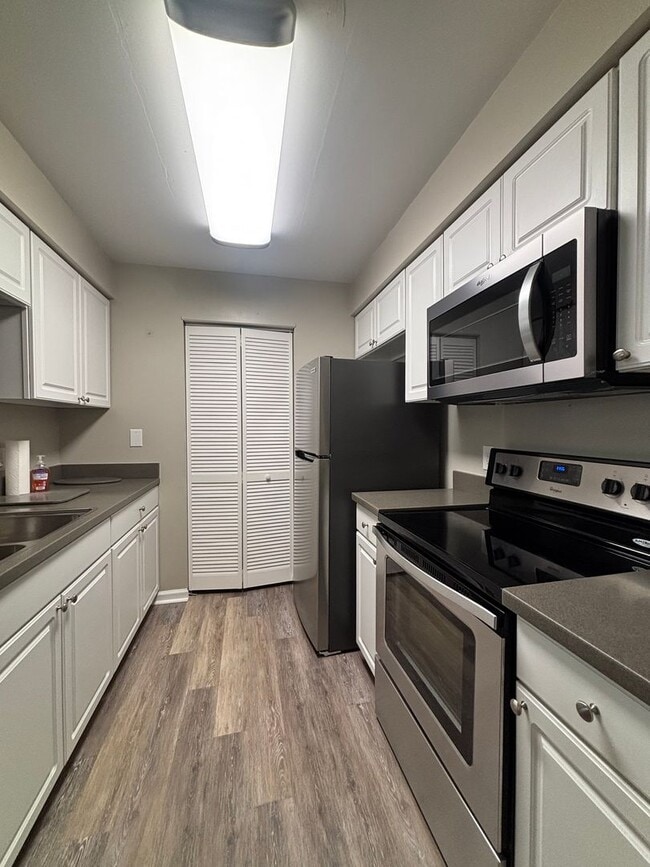 Building Photo - Gorgeous Condo up for rent!