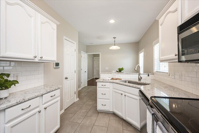 Building Photo - 406 Pershing Rd