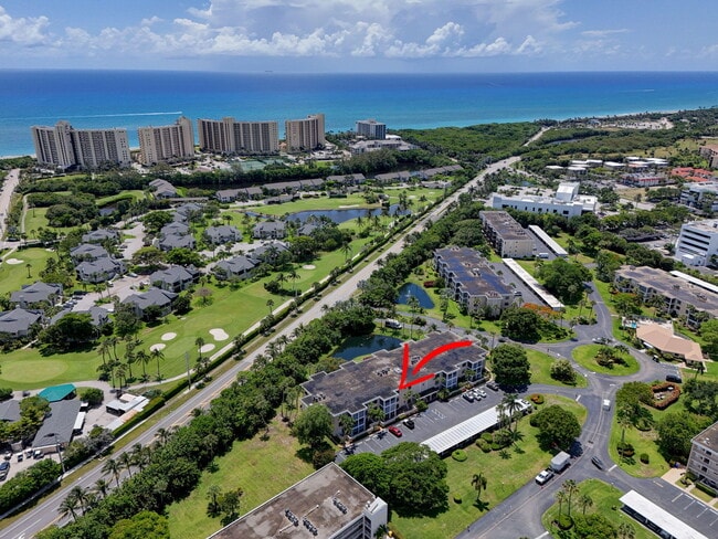 Building Photo - 300 N Hwy A1A