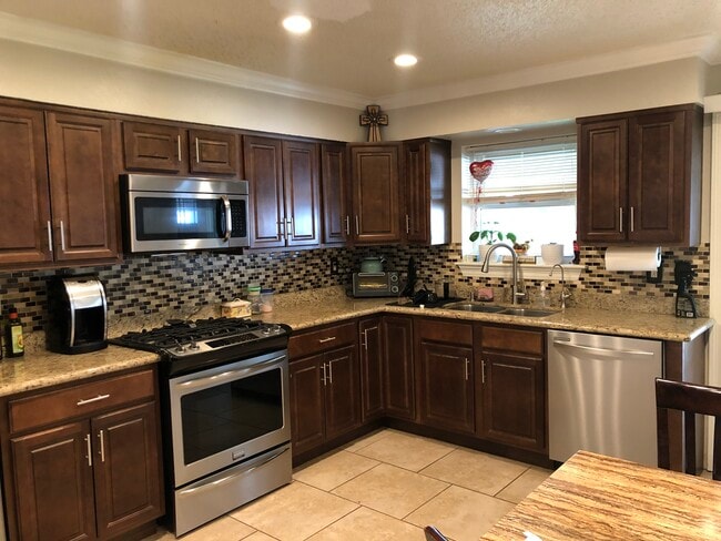 Building Photo - 3069 Sorbonne Dr