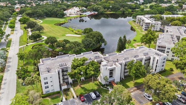 Building Photo - 9470 Poinciana Pl