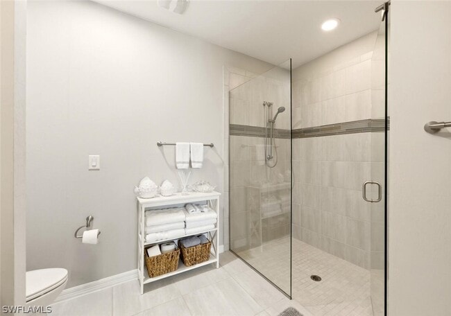 Building Photo - 14827 Edgewater Cir